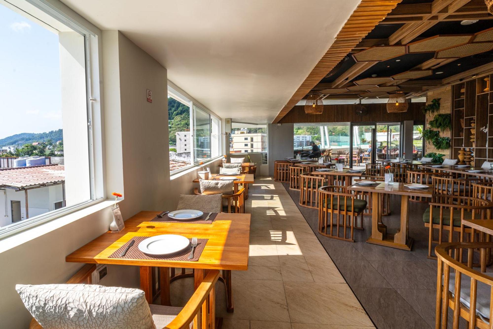Hotel Journeyhub Phuket Patong Exterior foto
